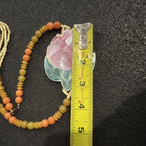 Vintage Lee Sands?? Tropical Flower, MOP Pendant Necklace Floral Statement - BUB - Picture 2 of 4